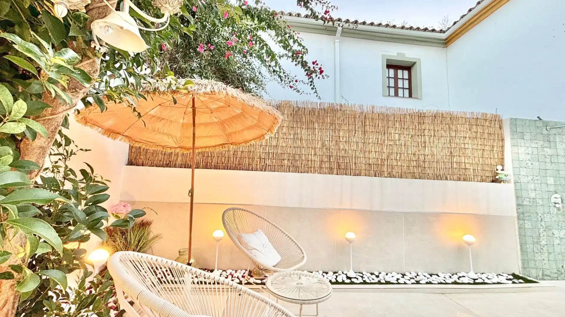 Casa adosada de alquiler en Guadalmina Baja