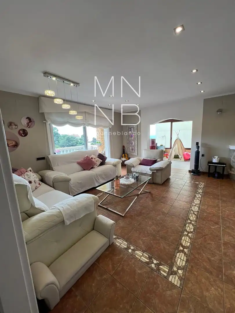 Sala d'estar de Casa o xalet en venda en Malgrat de Mar amb Aire condicionat, Calefacció i Traster