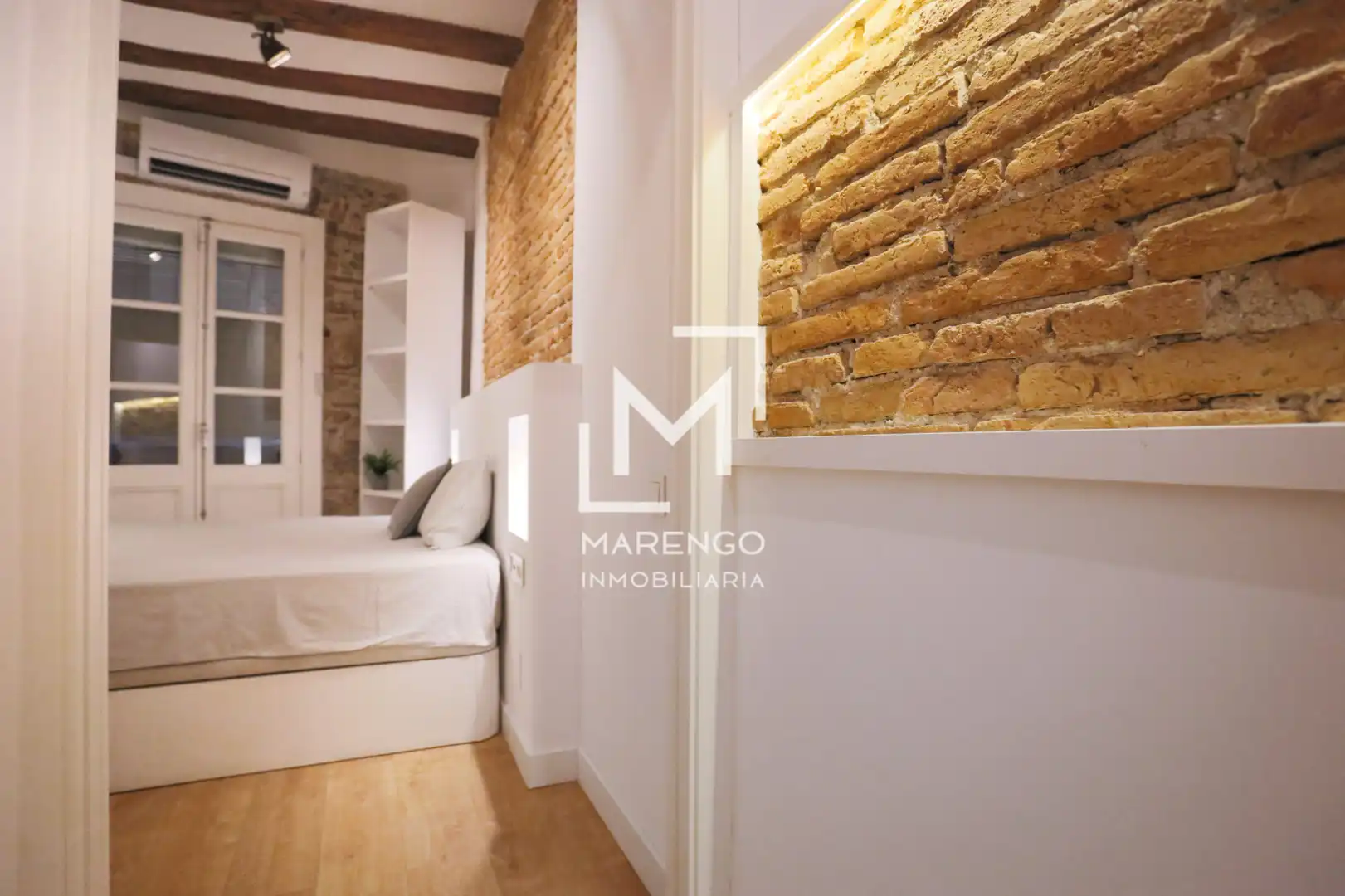 Appartamento con terrazza in vendita a Carrer del Portal Nou, imagen 7