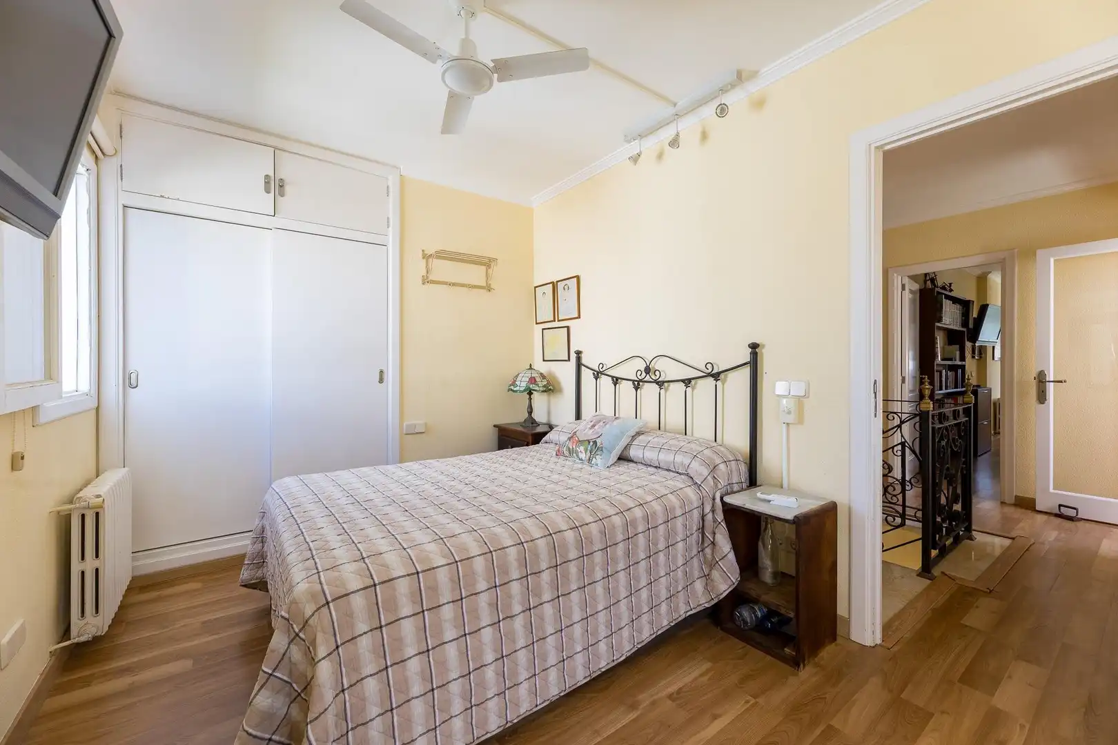 Schlafzimmer von Einfamilien-Reihenhaus zum Verkauf in Ses Salines mit Klimaanlage, Heizung und Terrasse