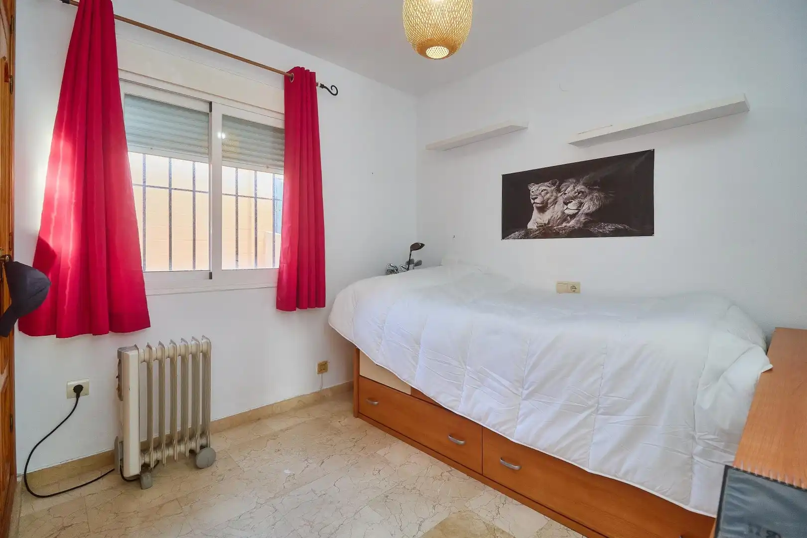 Dormitori de Casa o xalet en venda en Mijas amb Aire condicionat, Jardí privat i Terrassa