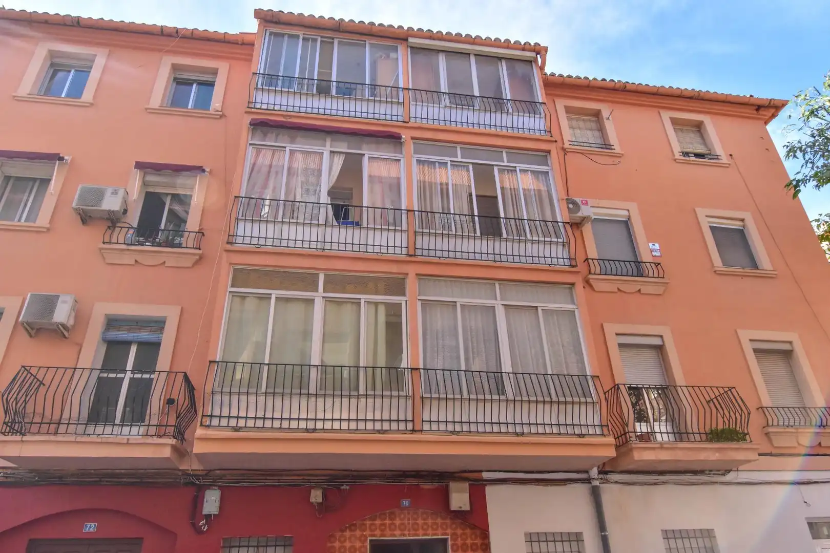 Außenansicht von Wohnung zum Verkauf in Albal mit Klimaanlage, Heizung und Balkon