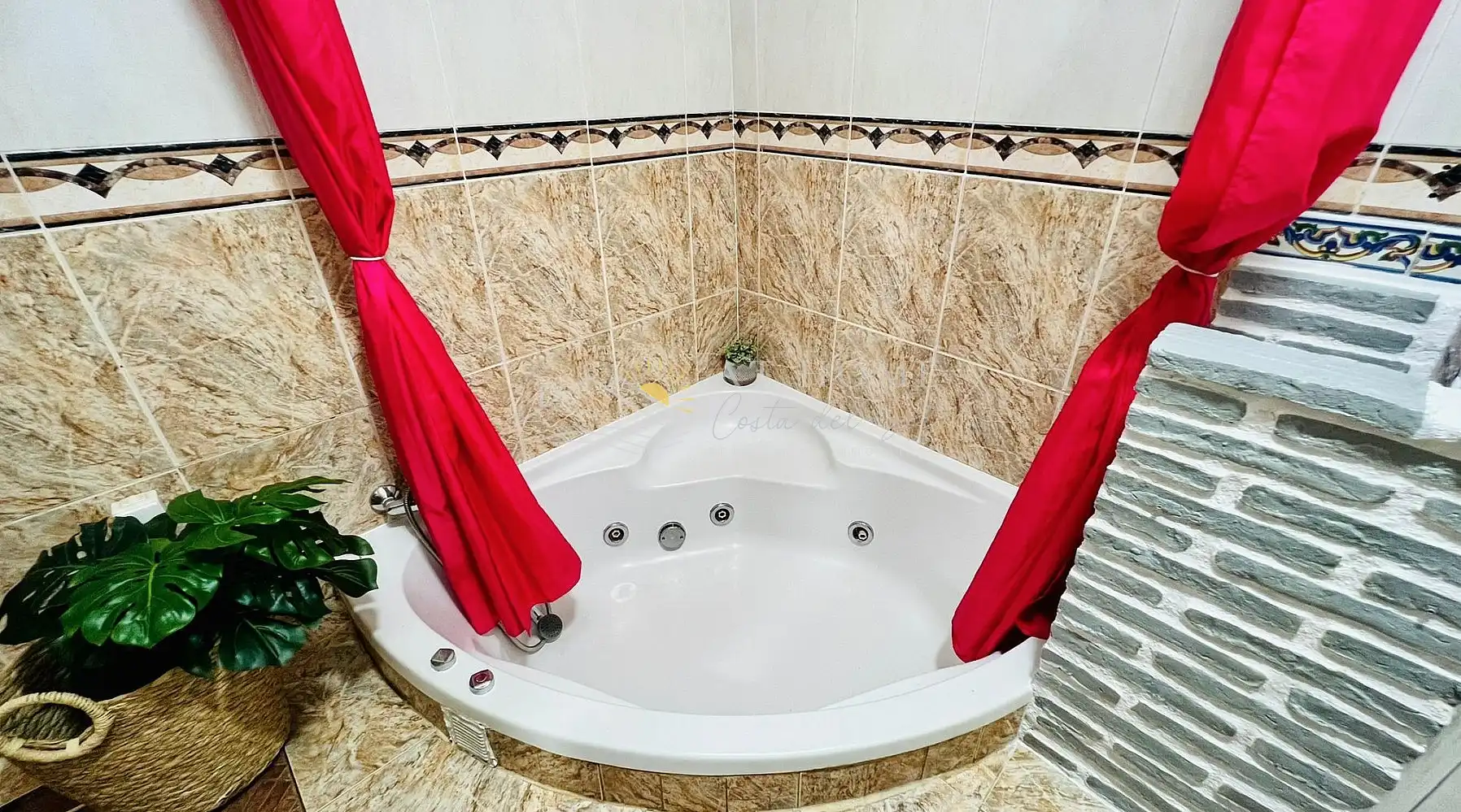 Badezimmer von Country house zur Miete in Frigiliana mit Schwimmbad und Haustiere erlaubt