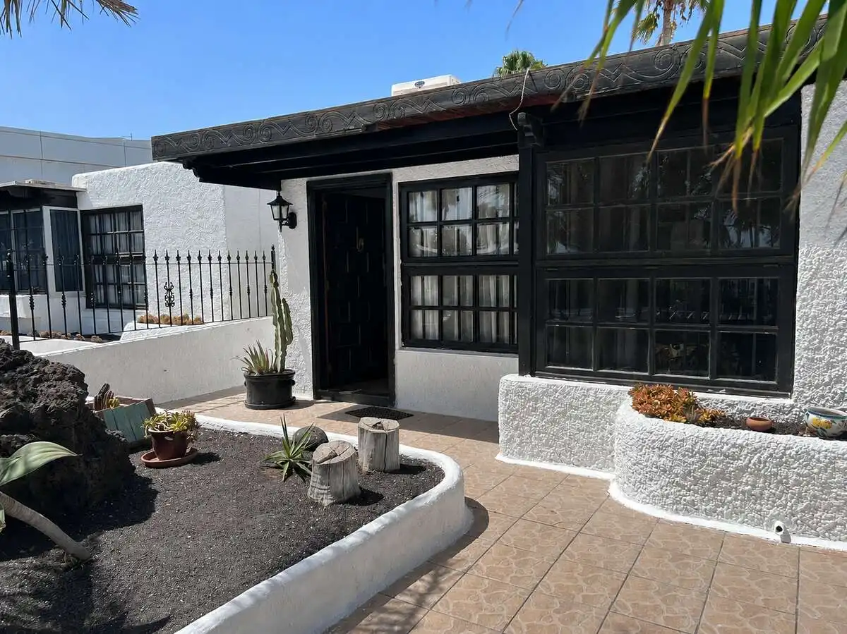 Vista exterior de Casa o chalet de alquiler en Tías con Terraza y Piscina comunitaria