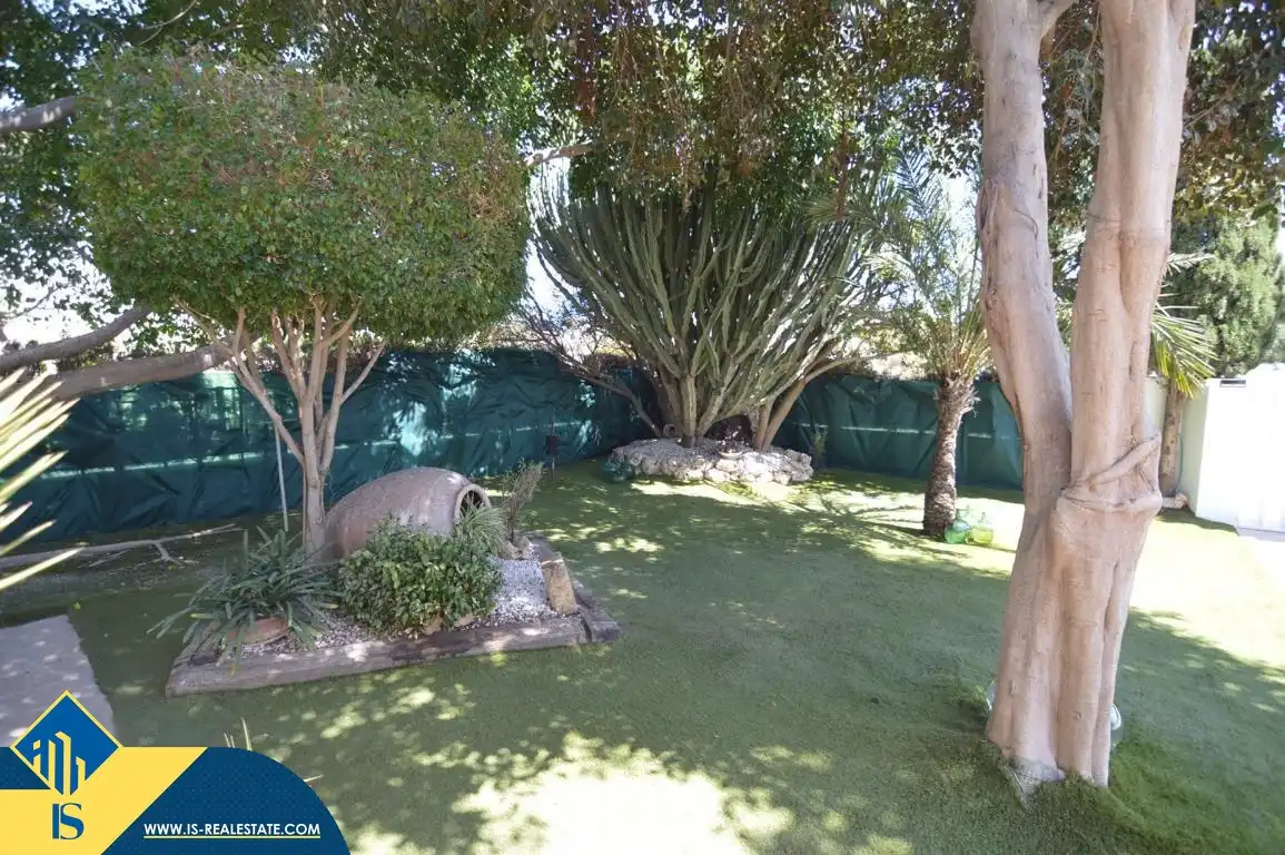 Chalet con jardín en venta en Zona Carrefour - Urbanizaciones, imagen 5