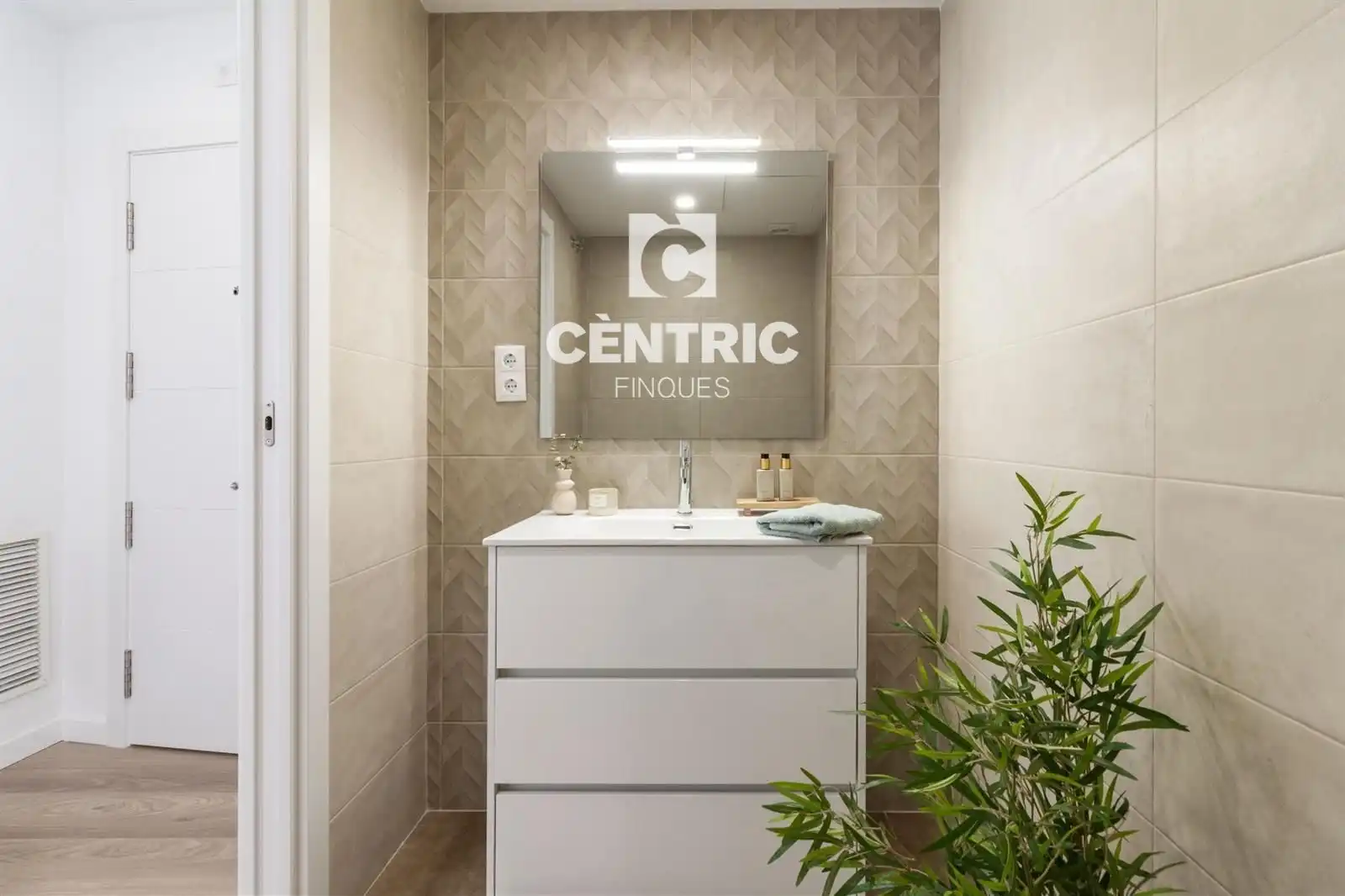 Baño de Piso en venta en Terrassa con Terraza
