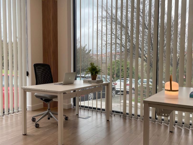 Oficina de lloguer en Santiago de Compostela  amb Aire condicionat, Calefacció i Moblat