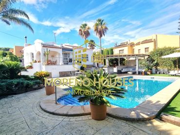 Casa con piscina en alquiler en Cap Martí - El Tossalet - Pinomar