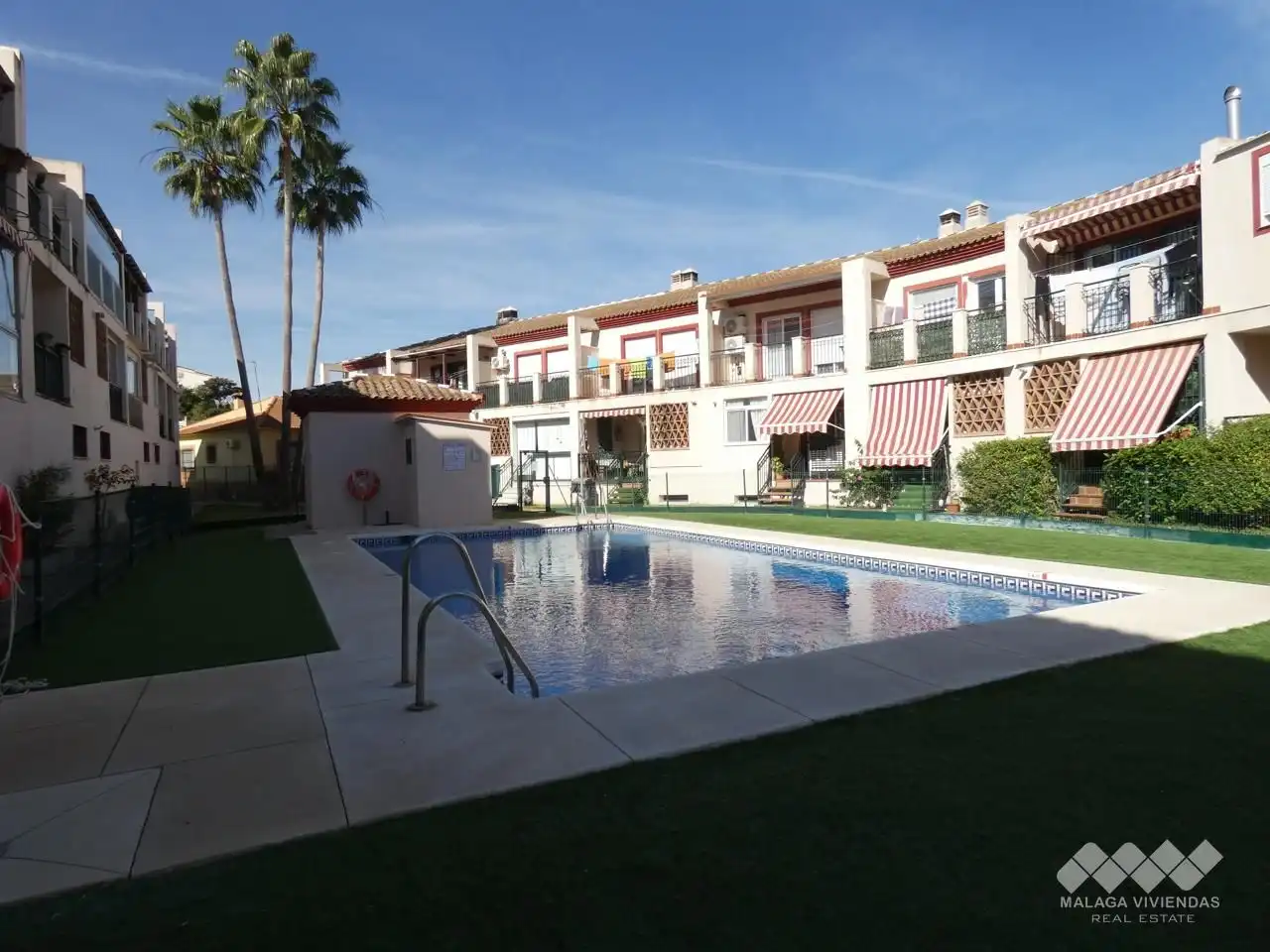 Piscina de Casa o xalet en venda en Alhaurín de la Torre amb Aire condicionat, Jardí privat i Terrassa