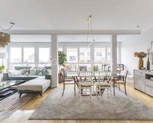 Sala d'estar de Apartament de lloguer en  Madrid Capital amb Aire condicionat, Calefacció i Parquet