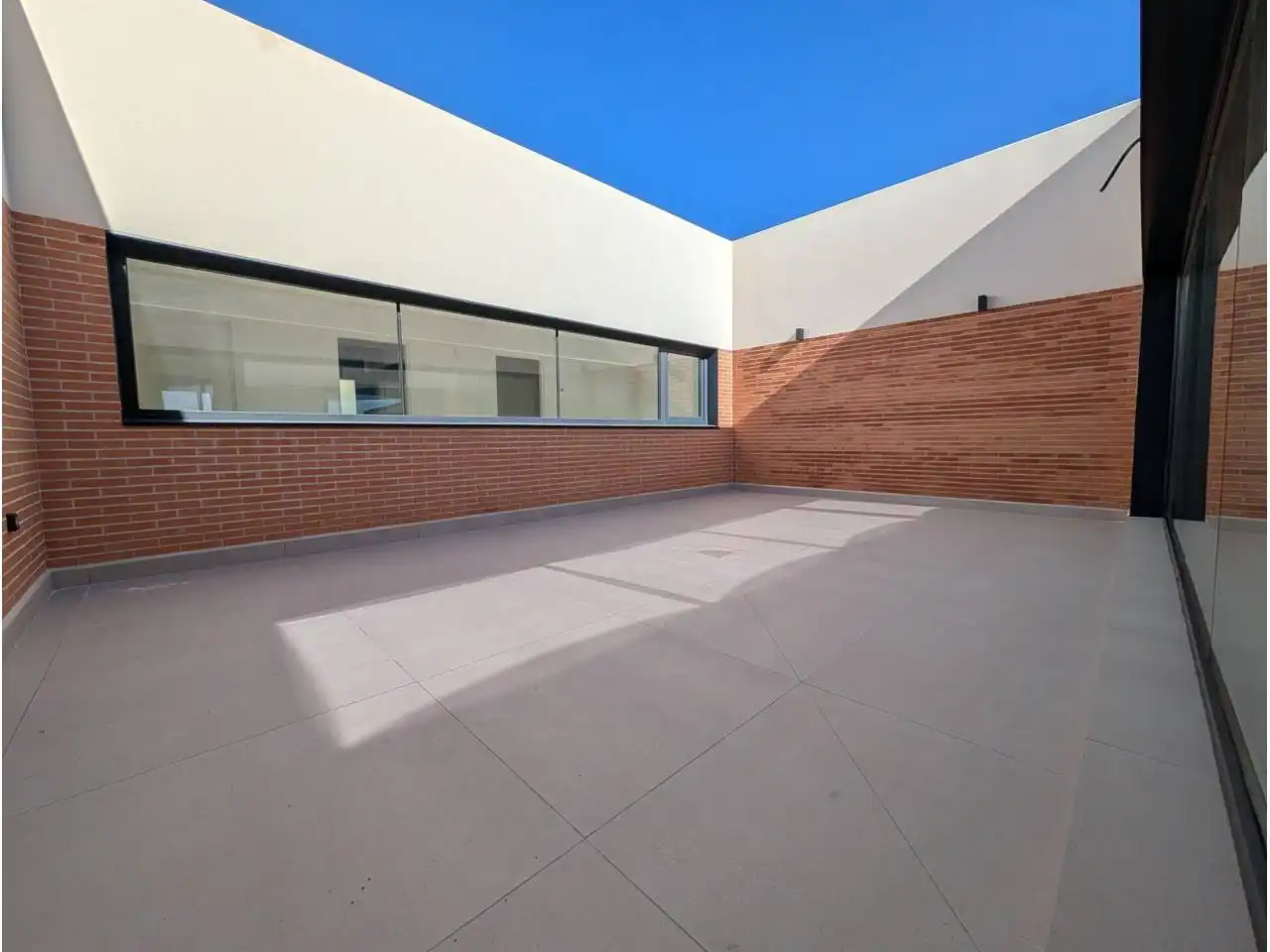 Terrassa de Casa adosada en venda en Griñón amb Aire condicionat, Calefacció i Jardí privat