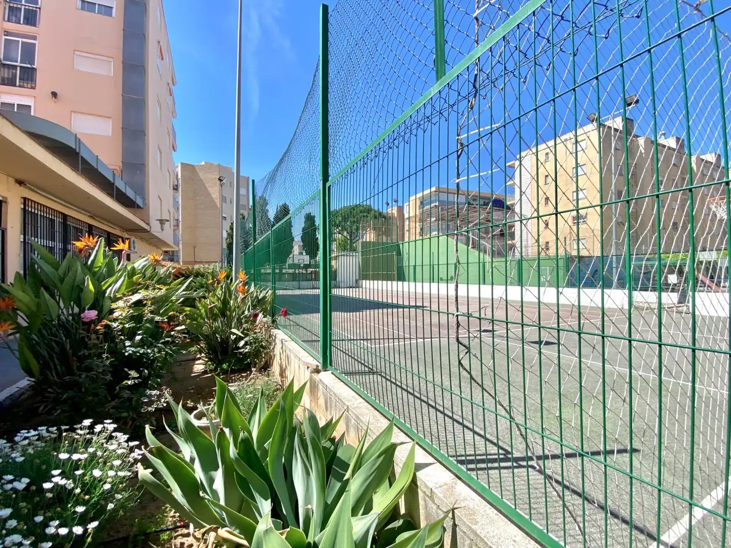 Exterior view of Flat for sale in La Pobla de Farnals  with Air Conditioner, Private garden and Balcony