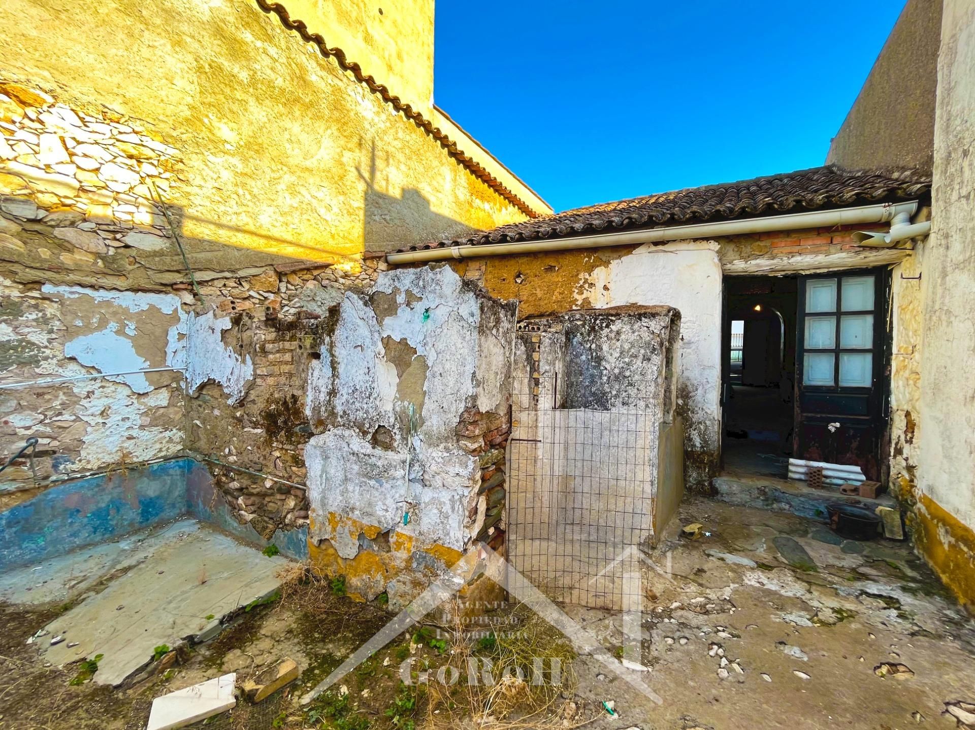 Vista exterior de Casa adosada en venda en Almadén de la Plata