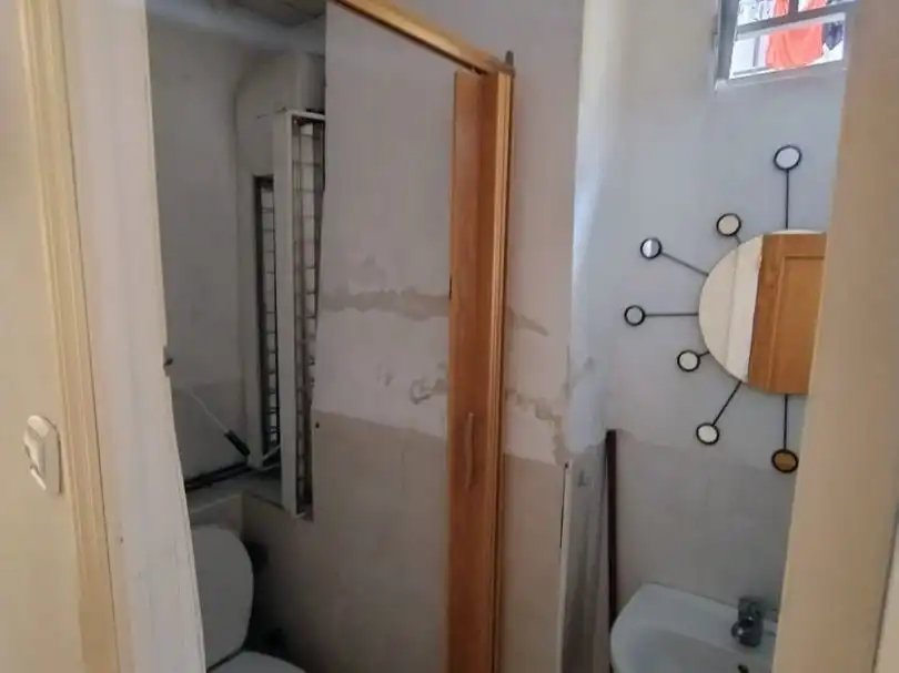 Baño de Local en venta en Madrid con Parquet