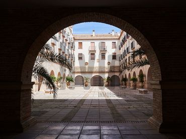 Flat with lift for sale in OBISPO GONZALEZ 2