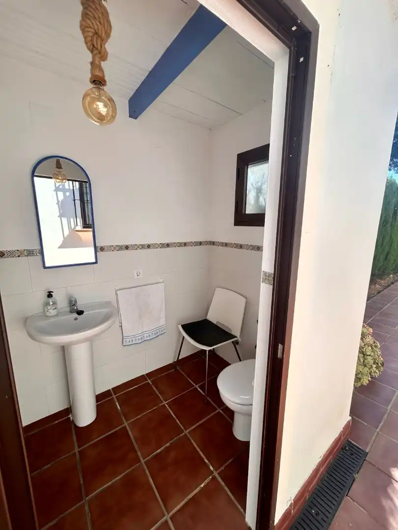 Bany de Casa o xalet en venda en Alcalá de Guadaira amb Aire condicionat, Jardí privat i Traster