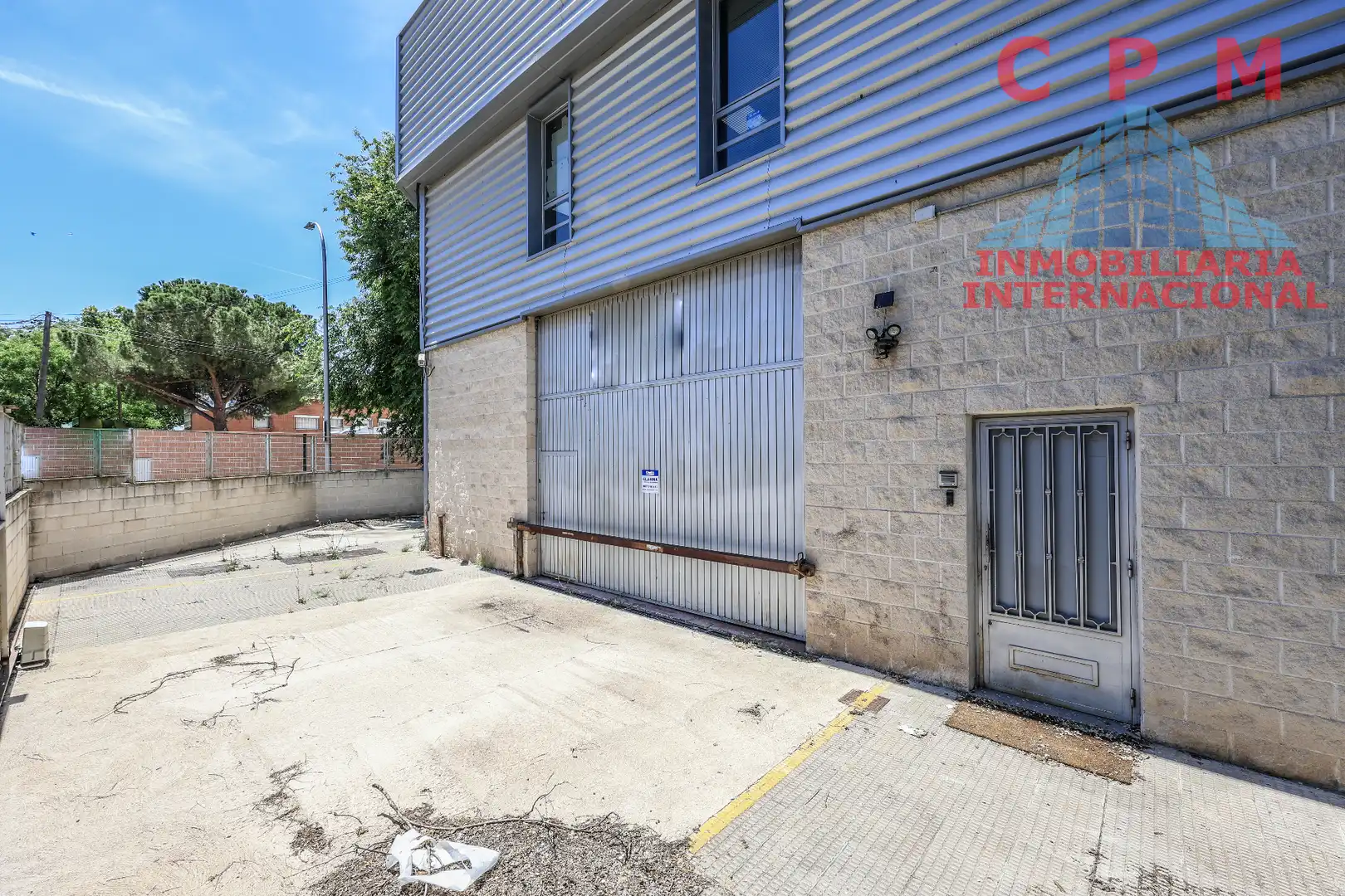 Vista exterior de Nave industrial de alquiler en Madrid con Calefacción
