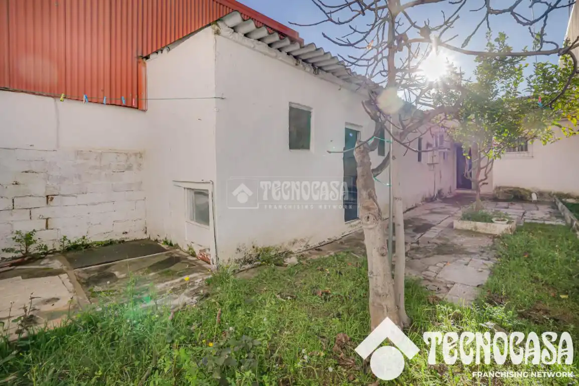Vista exterior de Piso en venta en Santa Coloma de Gramenet con Terraza y Trastero