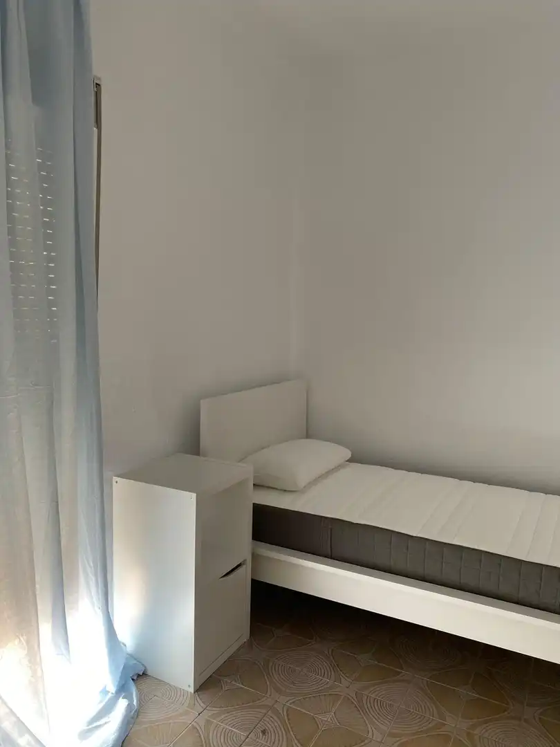 Bedroom of Flat for rent in Granada  with Air Conditioner, Heating and Furnished