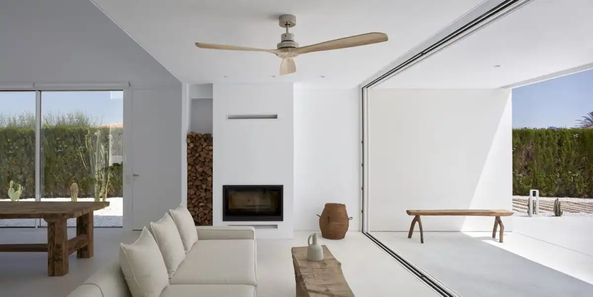 Sala d'estar de Casa o xalet en venda en Estepona amb Aire condicionat, Jardí privat i Terrassa