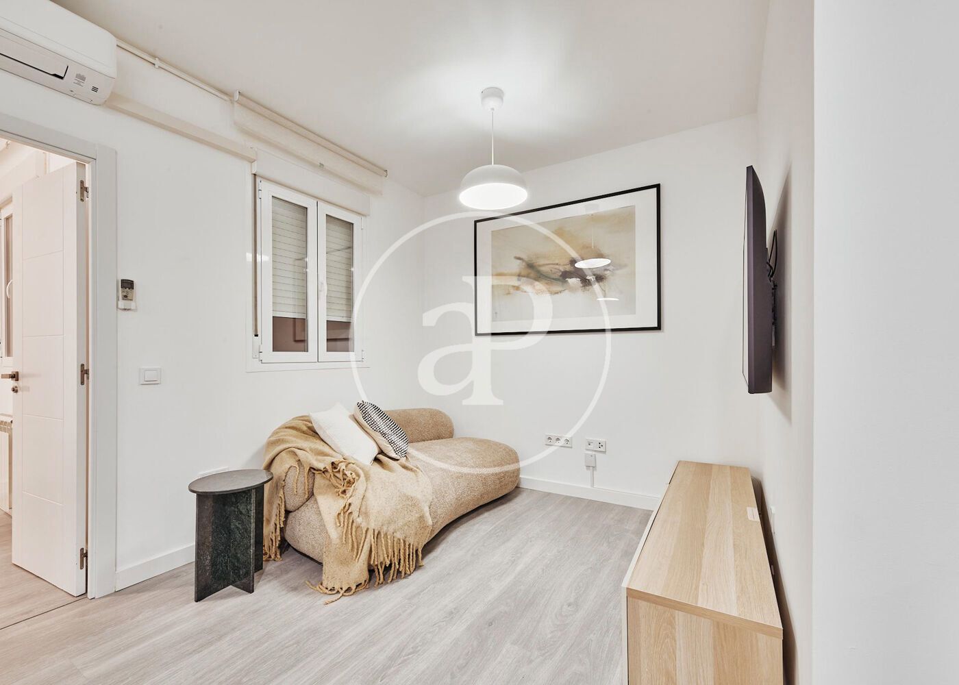 Sala d'estar de Pis en venda en  Madrid Capital amb Aire condicionat, Calefacció i Moblat