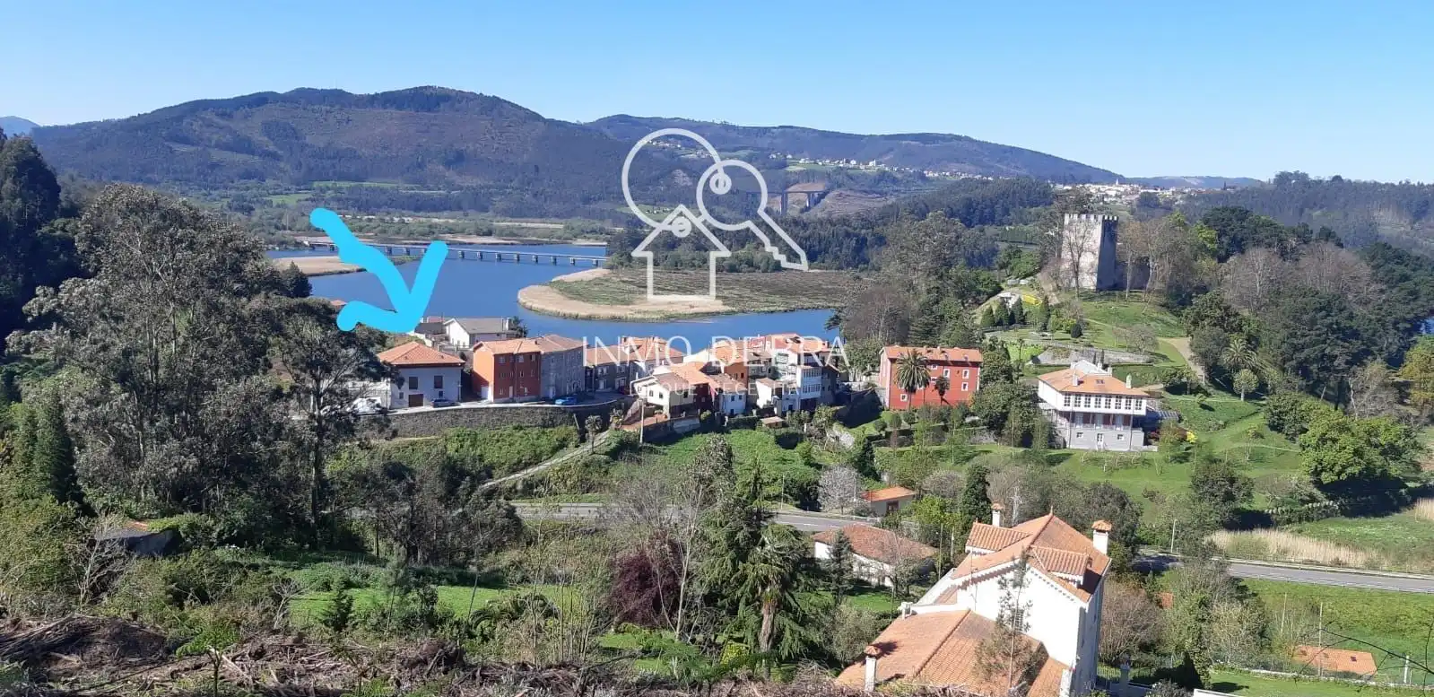 Vista exterior de Casa o xalet en venda en Soto del Barco amb Calefacció i Terrassa