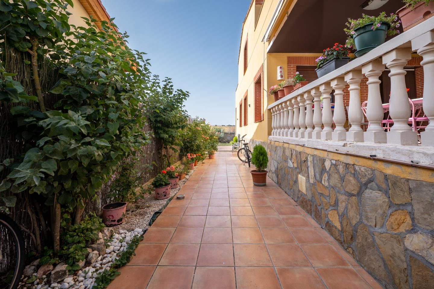 Terrassa de Casa o xalet en venda en Ávila Capital amb Calefacció, Jardí privat i Terrassa
