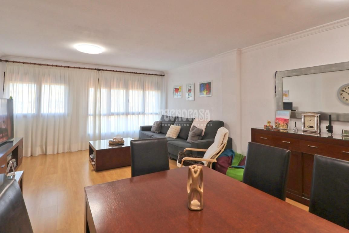 Sala d'estar de Pis en venda en Sagunto / Sagunt amb Aire condicionat, Calefacció i Moblat