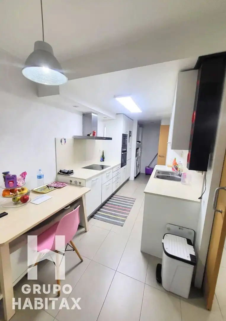 Kitchen of Duplexes for sale in Santa Coloma de Gramenet