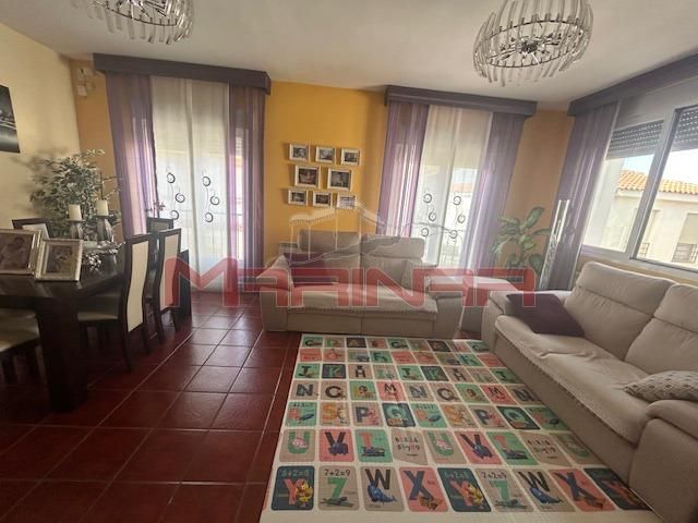 Sala d'estar de Casa adosada en venda en Yepes amb Aire condicionat i Traster