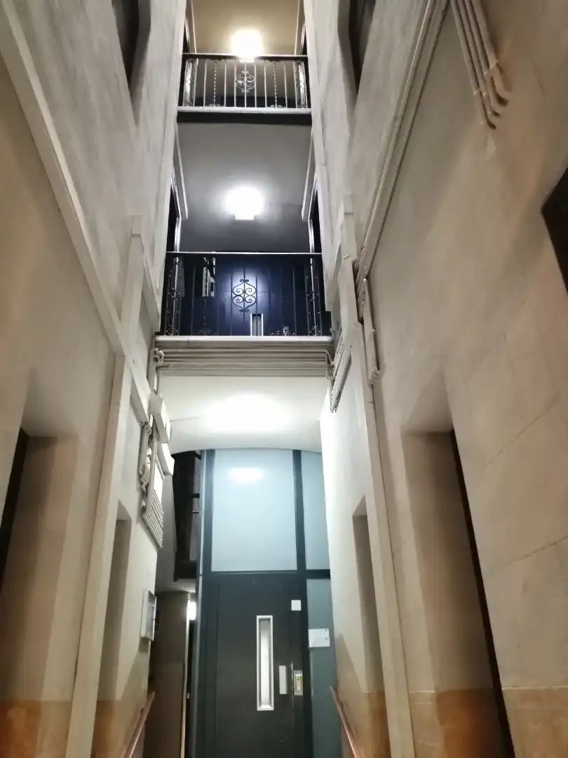 Piso en venta en Barcelona con Aire acondicionado, Horno y Balcón