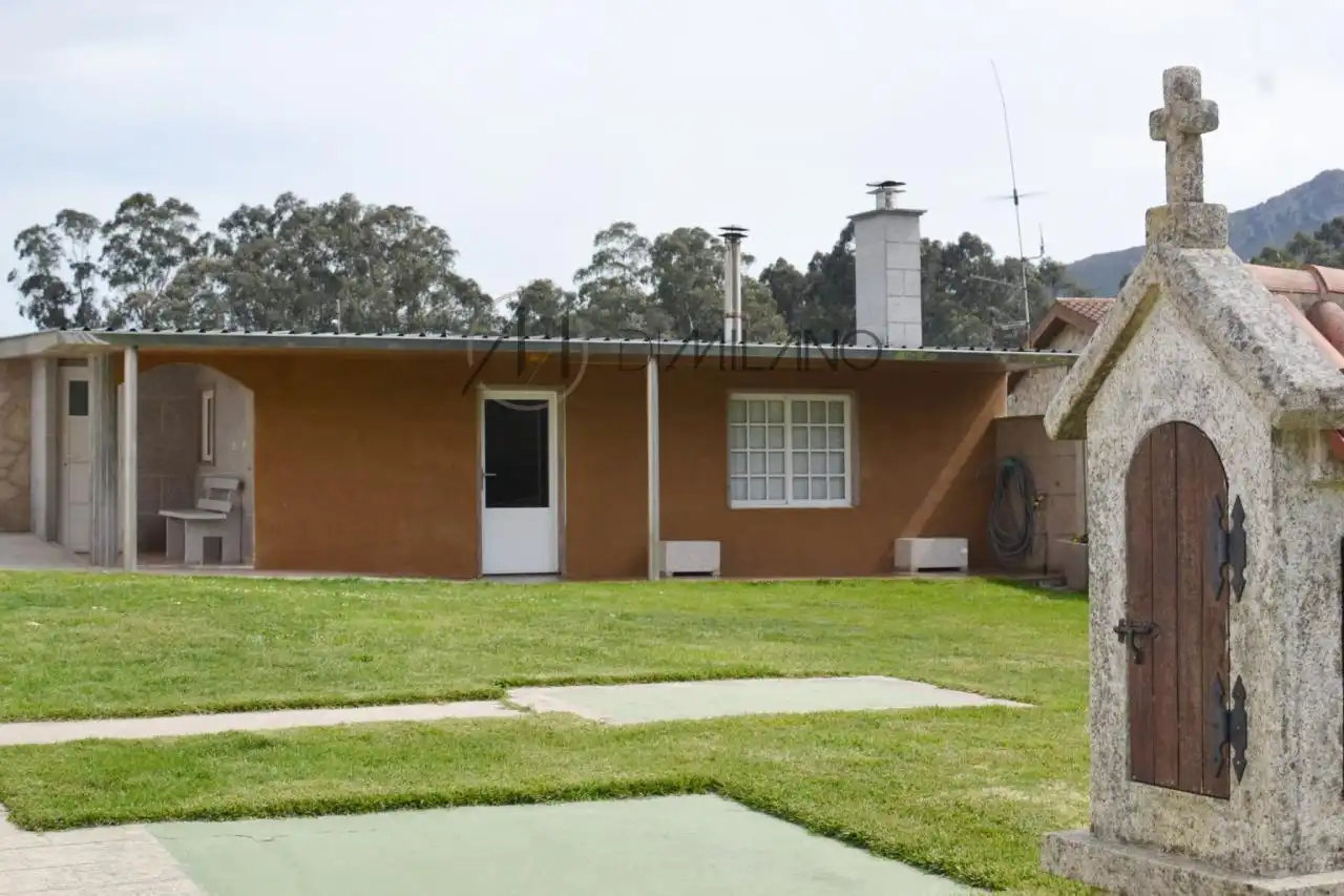 Vista exterior de Casa o chalet en venta en Vigo  con Calefacción, Jardín privado y Parquet