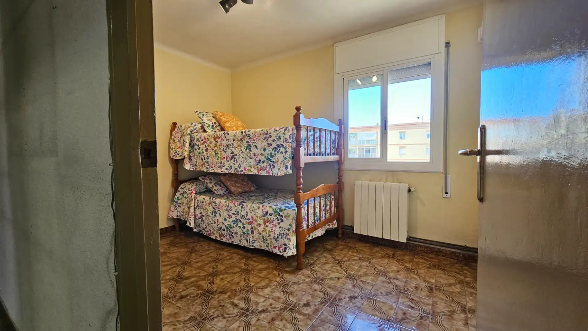 Schlafzimmer von Wohnung zum Verkauf in Sabadell mit Klimaanlage, Heizung und Balkon
