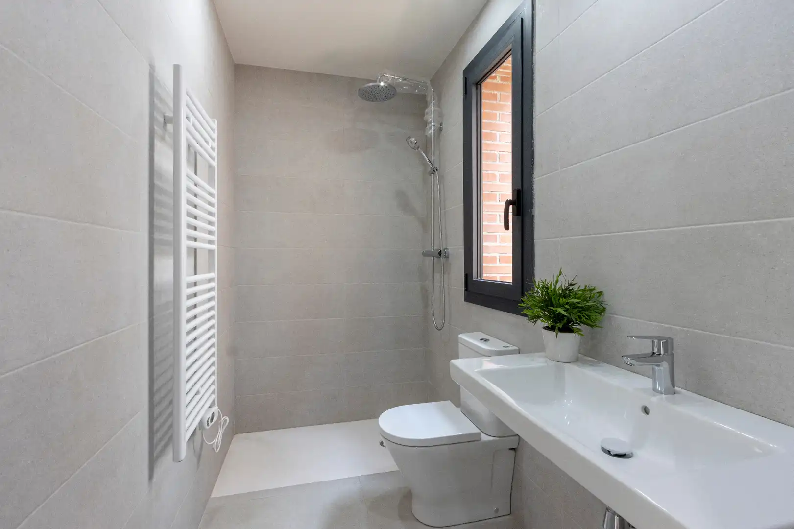 Baño de Piso en venta en Barcelona con Aire acondicionado, Calefacción y Jardín privado