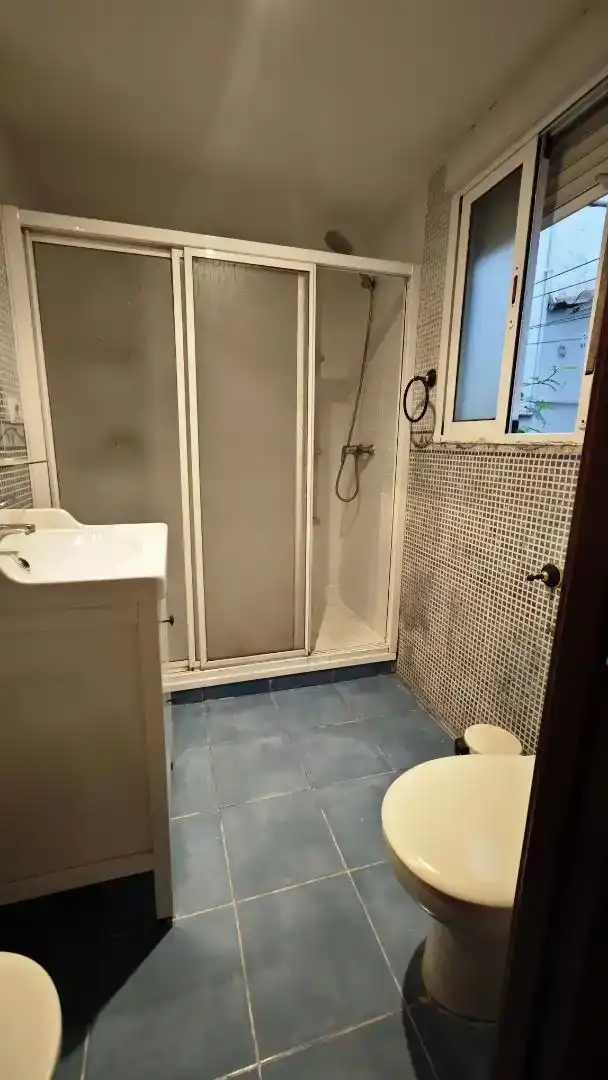 Baño de Piso para compartir en Córdoba con Aire acondicionado, Parquet y Amueblado