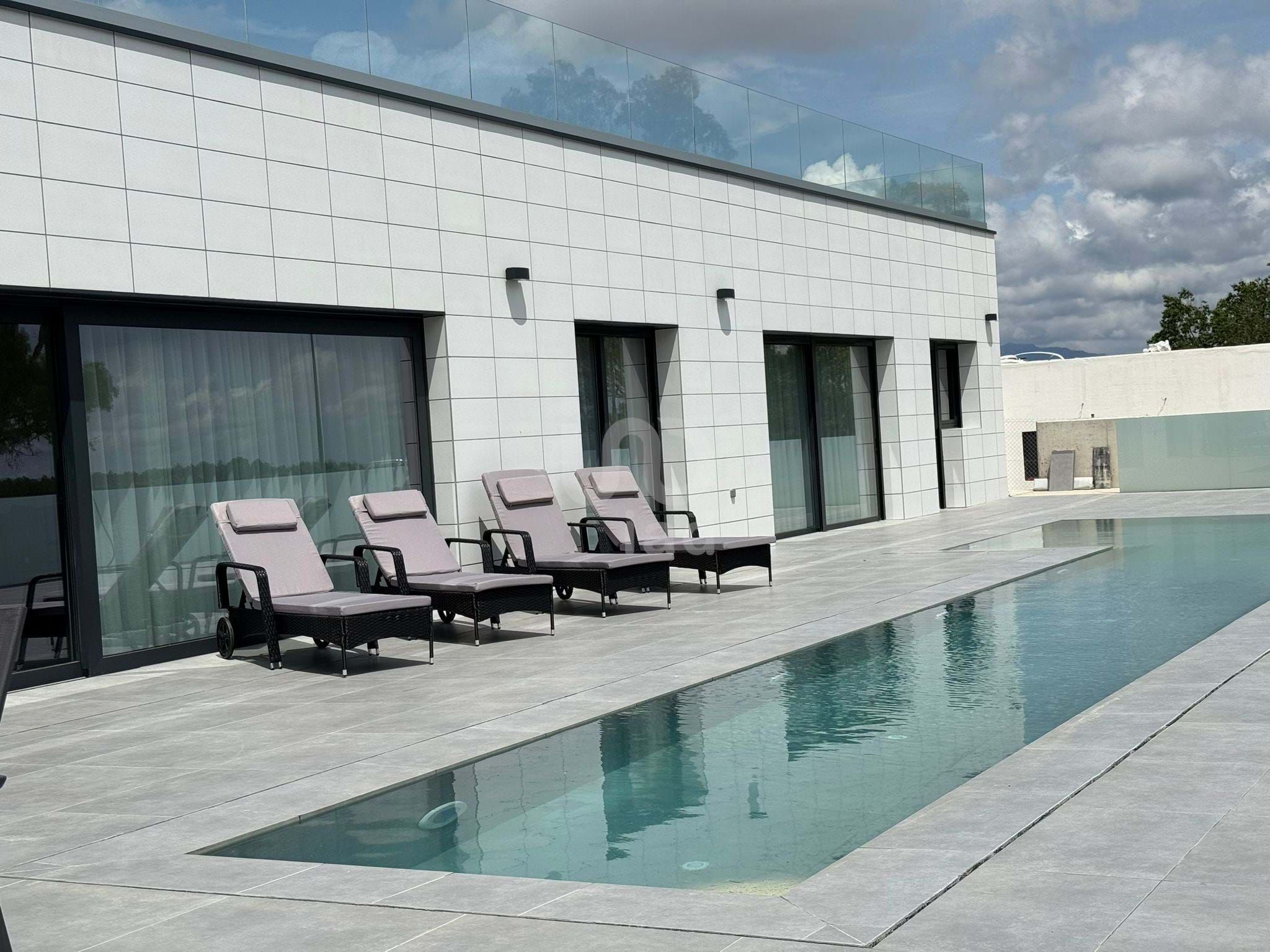 Piscina de Casa o xalet en venda en Sant Esteve Sesrovires amb Calefacció, Terrassa i Piscina