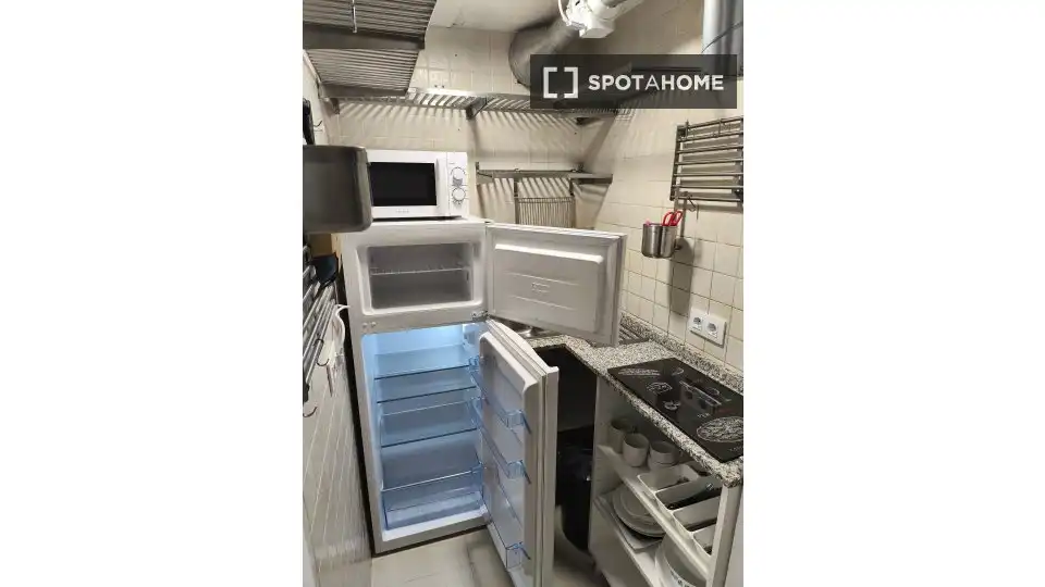 Kitchen of Study for share in Sevilla  with Air Conditioner, Terrace and Furnished