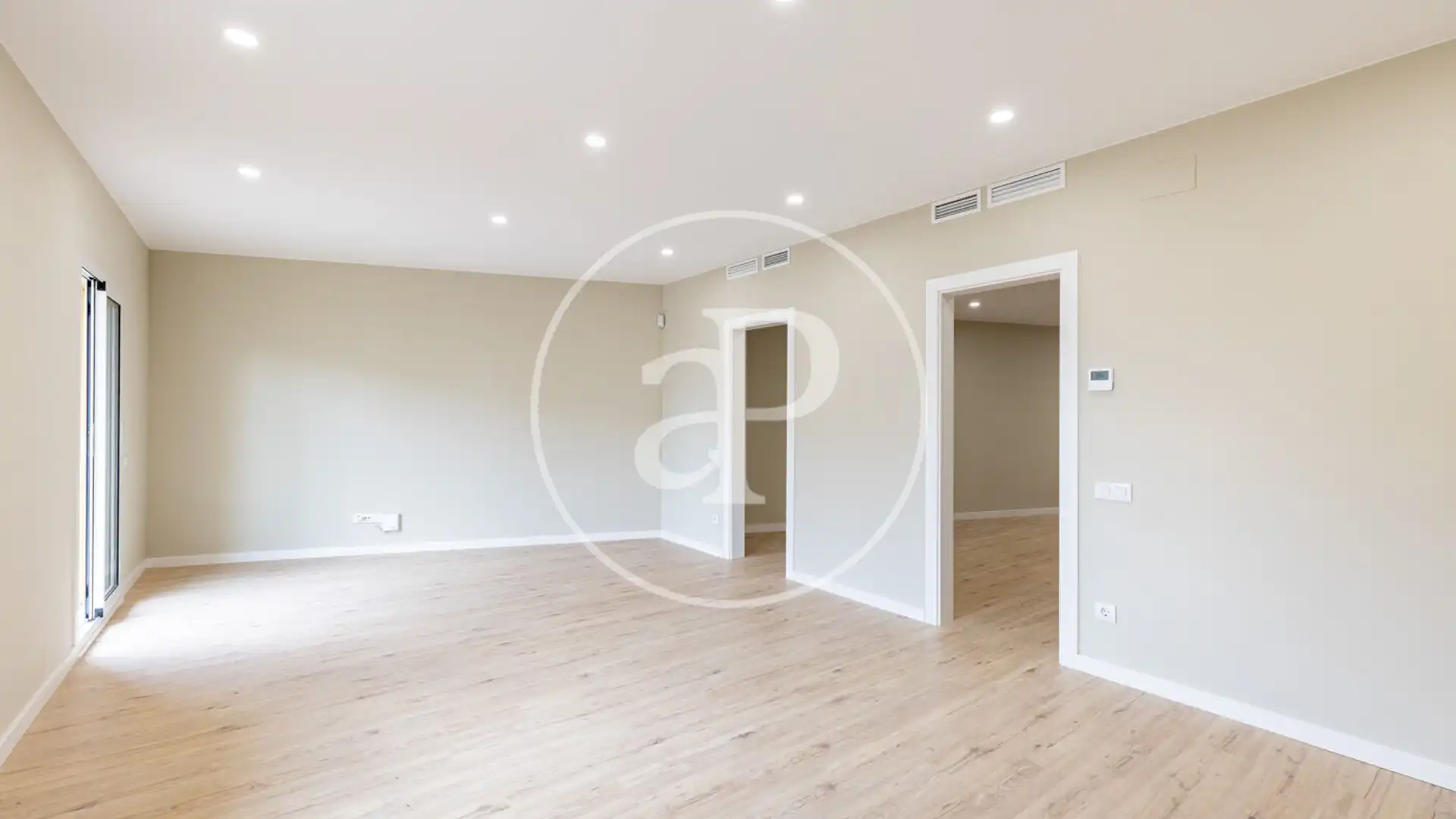 Flat for sale in  Barcelona Capital  with Air Conditioner, Heating and Balcony