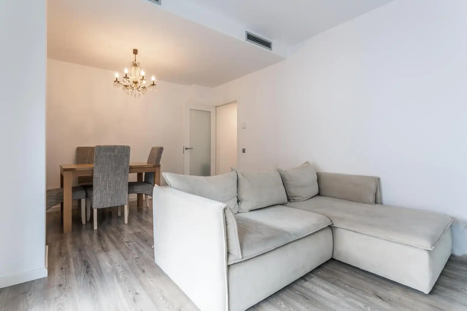 Sala d'estar de Pis en venda en Esplugues de Llobregat amb Calefacció, Parquet i Terrassa
