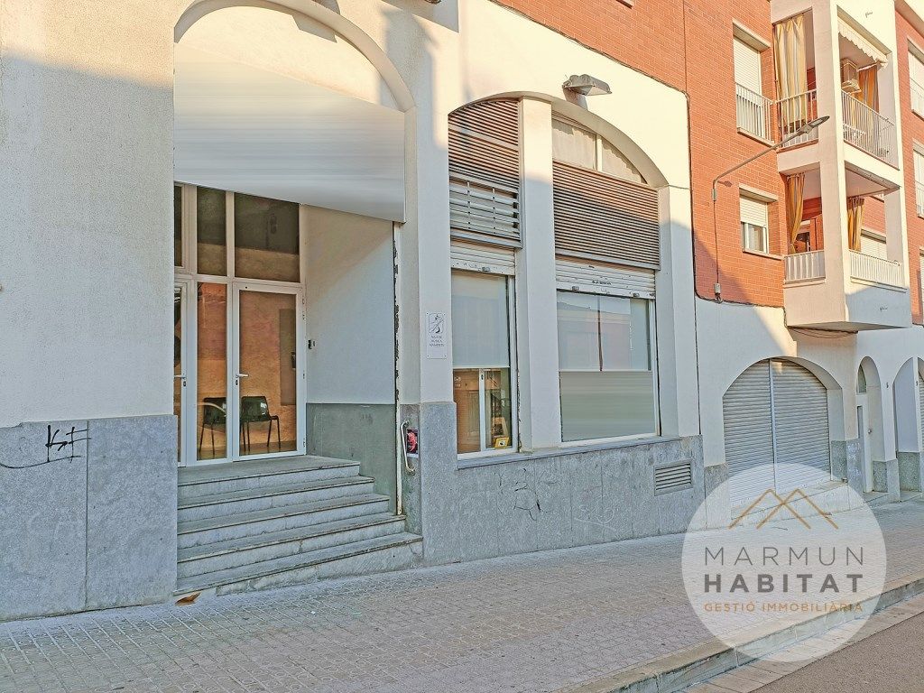 Außenansicht von Geschaftsraum zum Verkauf in Mataró mit Klimaanlage und Möbliert