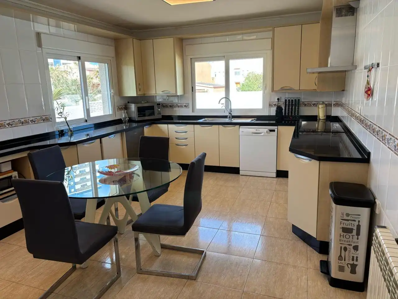 Cocina de Casa o chalet en venta en La Manga del Mar Menor con Aire acondicionado, Calefacción y Jardín privado