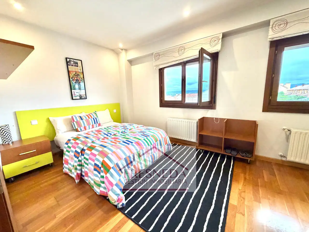 Dormitori de Casa adosada en venda en Siero amb Calefacció, Jardí privat i Parquet