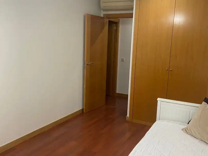 Dormitori de Pis de lloguer en Getafe amb Aire condicionat, Terrassa i Traster