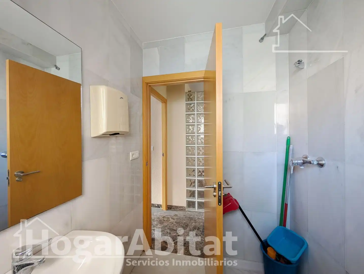 Bany de Pis en venda en Alicante / Alacant amb Aire condicionat