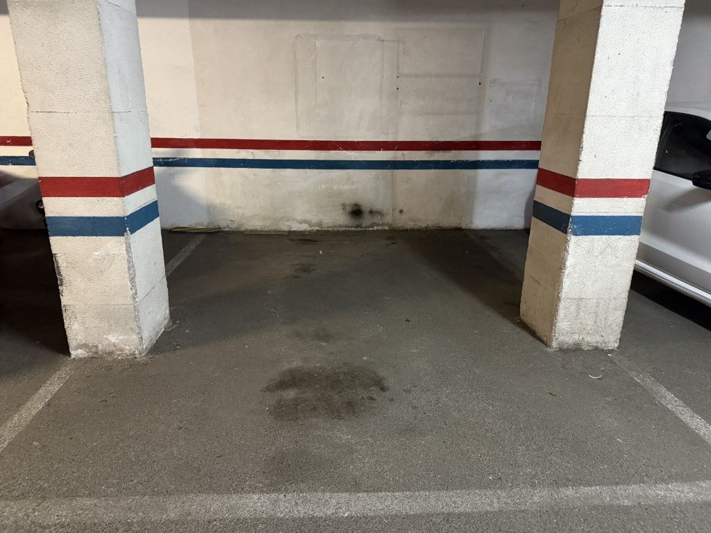 Aparcament de Garatge en venda en L'Hospitalet de Llobregat