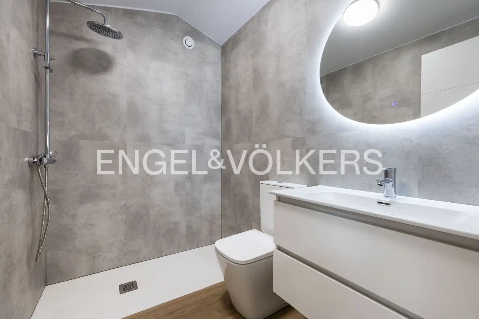 Baño de Dúplex en venta en Santa Perpètua de Mogoda con Calefacción, Parquet y Terraza