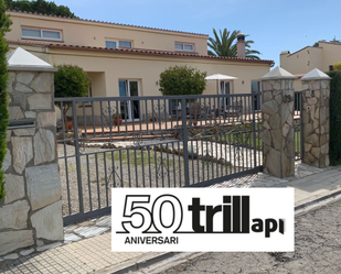 Vista exterior de Casa o xalet en venda en L'Estartit amb Aire condicionat, Terrassa i Piscina