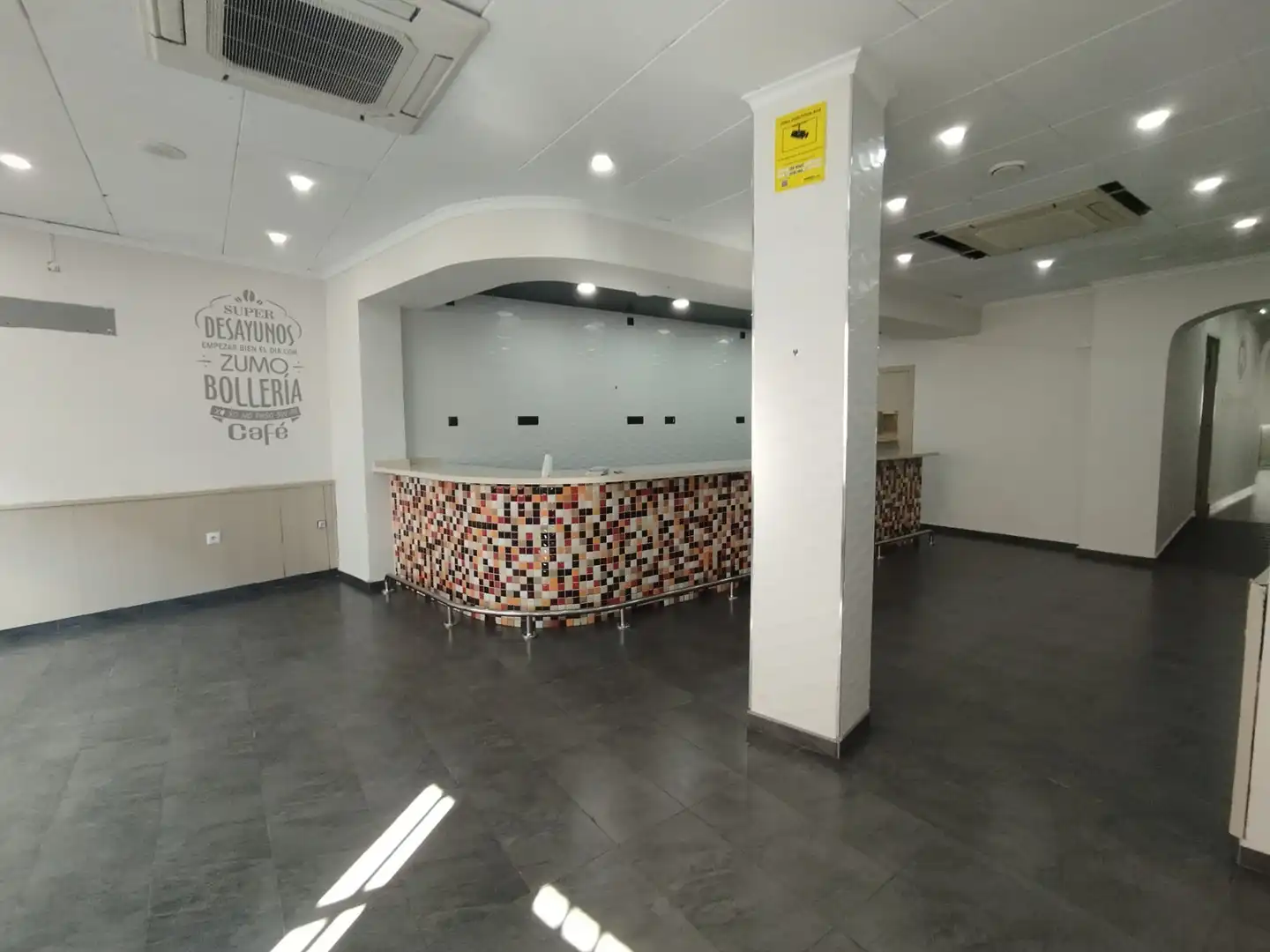 Local commercial à vendre à Calle Socuéllamos, imagen 3