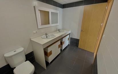 Bathroom of Flat to rent in Carlet  with Air Conditioner