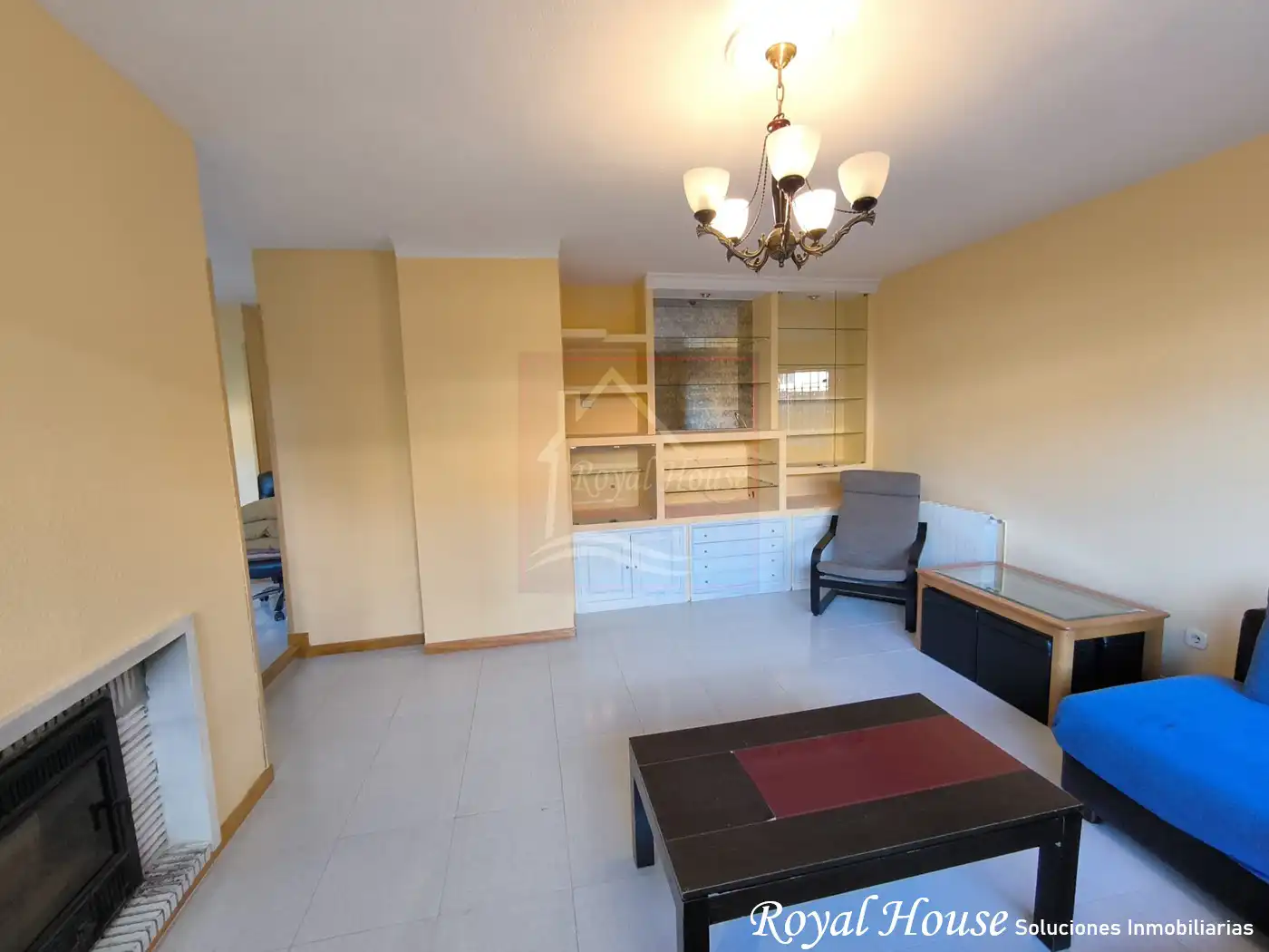 Sala d'estar de Casa adosada en venda en Galapagar amb Calefacció, Jardí privat i Terrassa